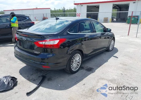 2013 Ford Focus Titanium из США, поврежденный, VIN 1FADP3J20DL305717